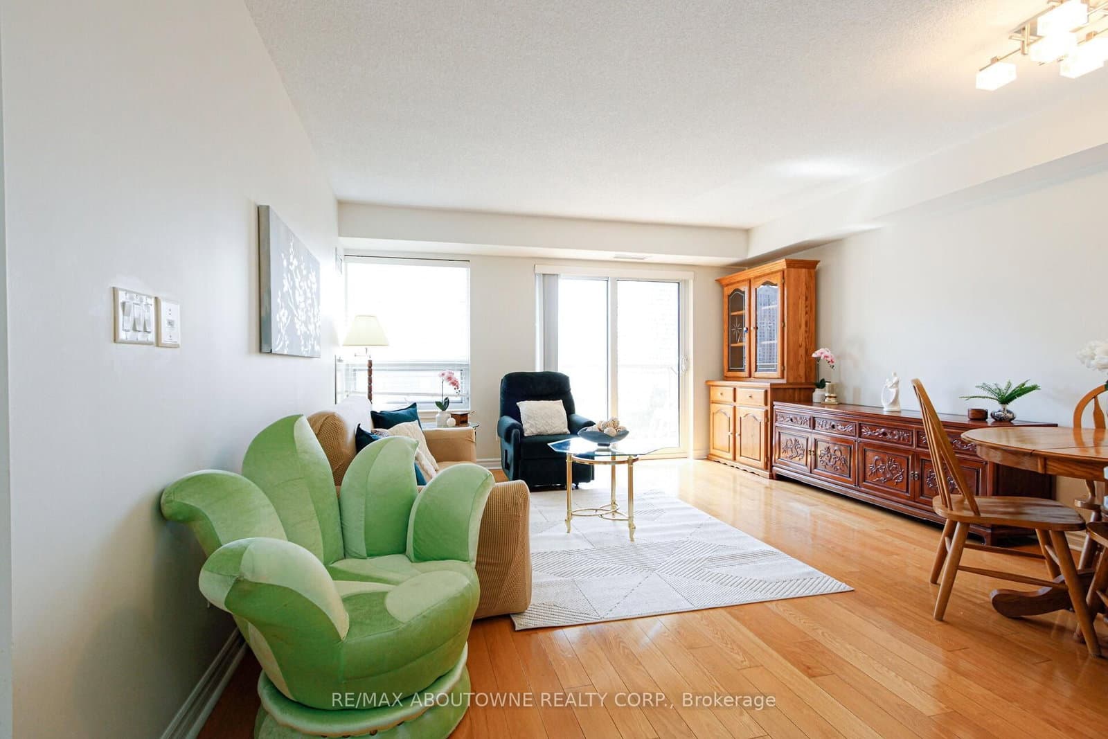 350 Princess Royal Drive, Unit 1002 thumbnail 7