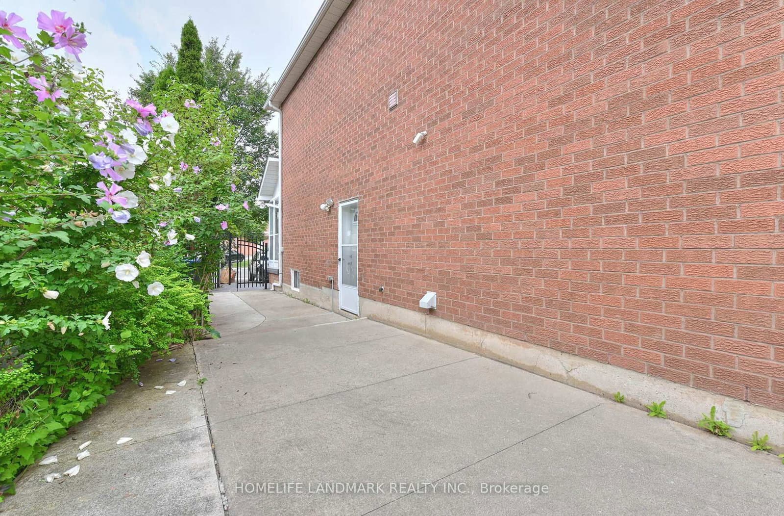 132 Muirland Crescent thumbnail 36