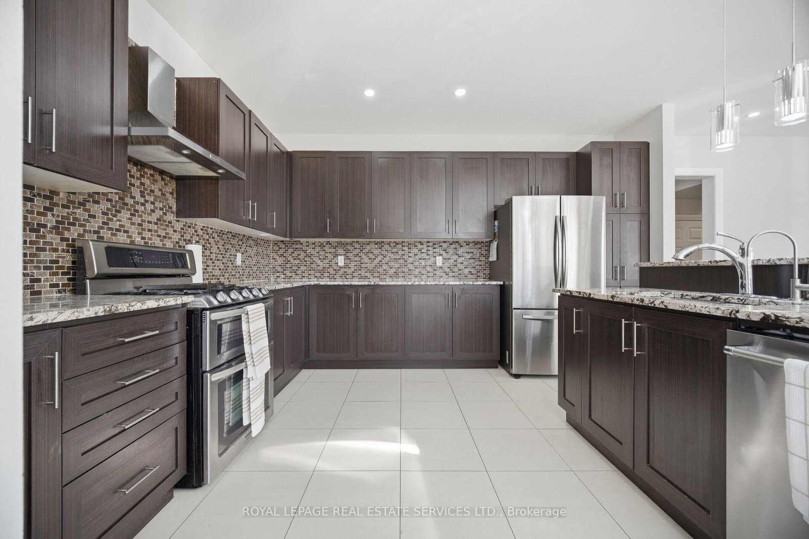 8 Wardsville Drive thumbnail 13