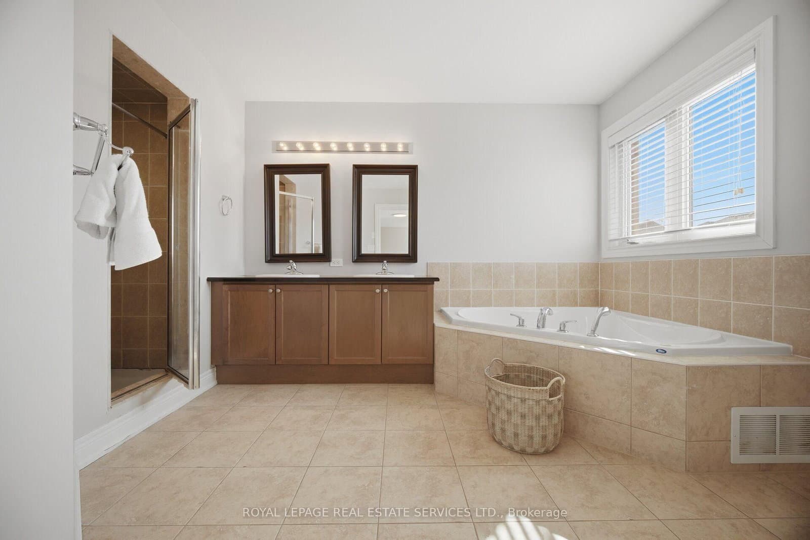 8 Wardsville Drive thumbnail 23