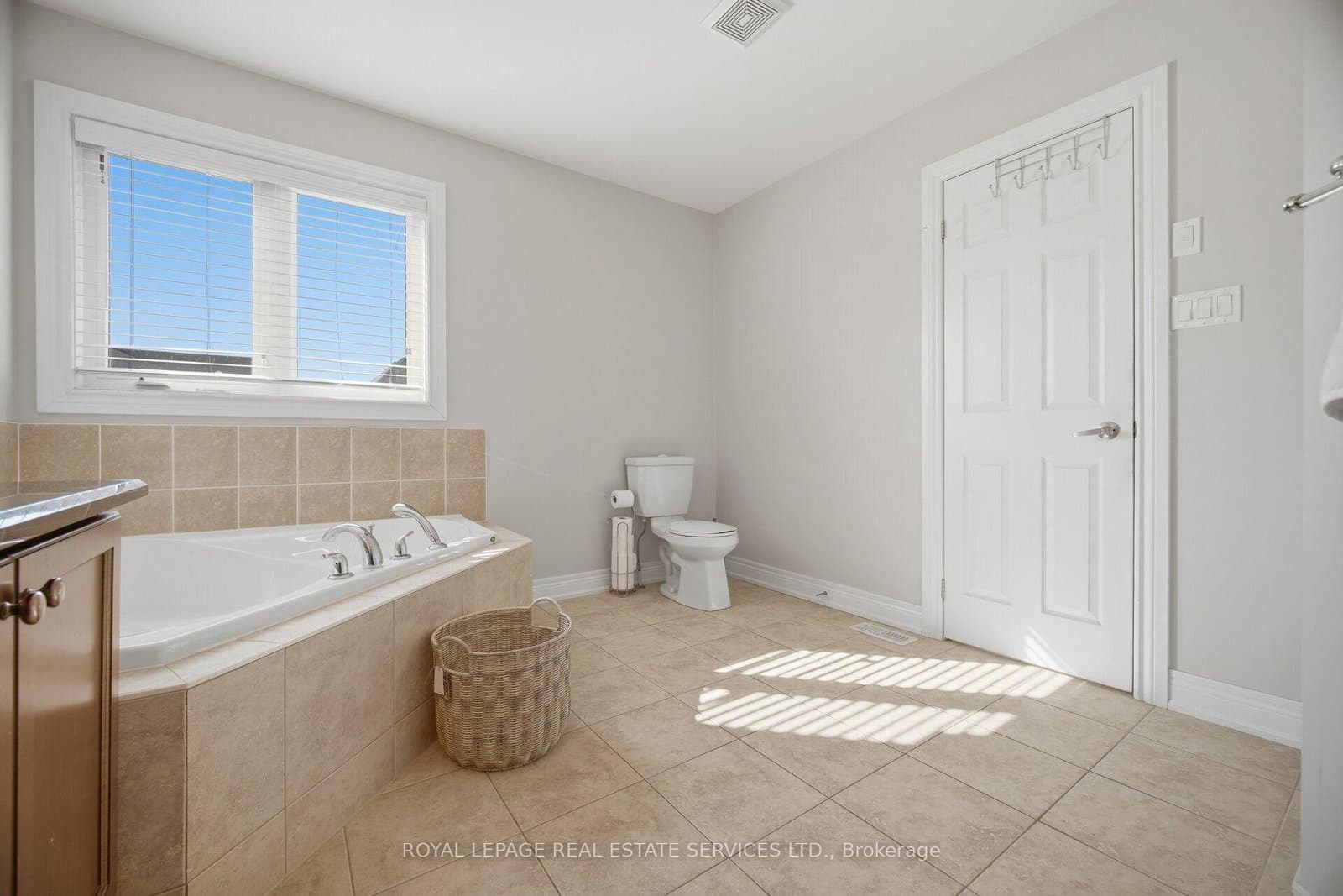 8 Wardsville Drive thumbnail 24