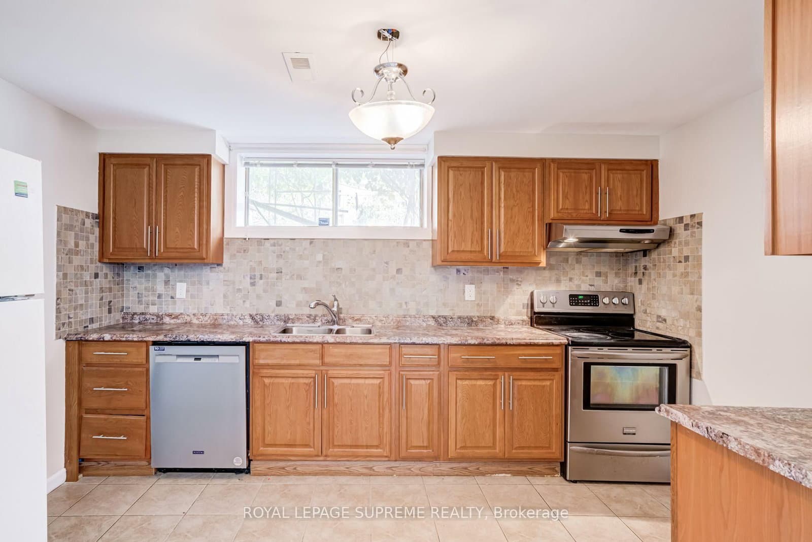 5 Paramount Court, Unit Bsmt thumbnail 11