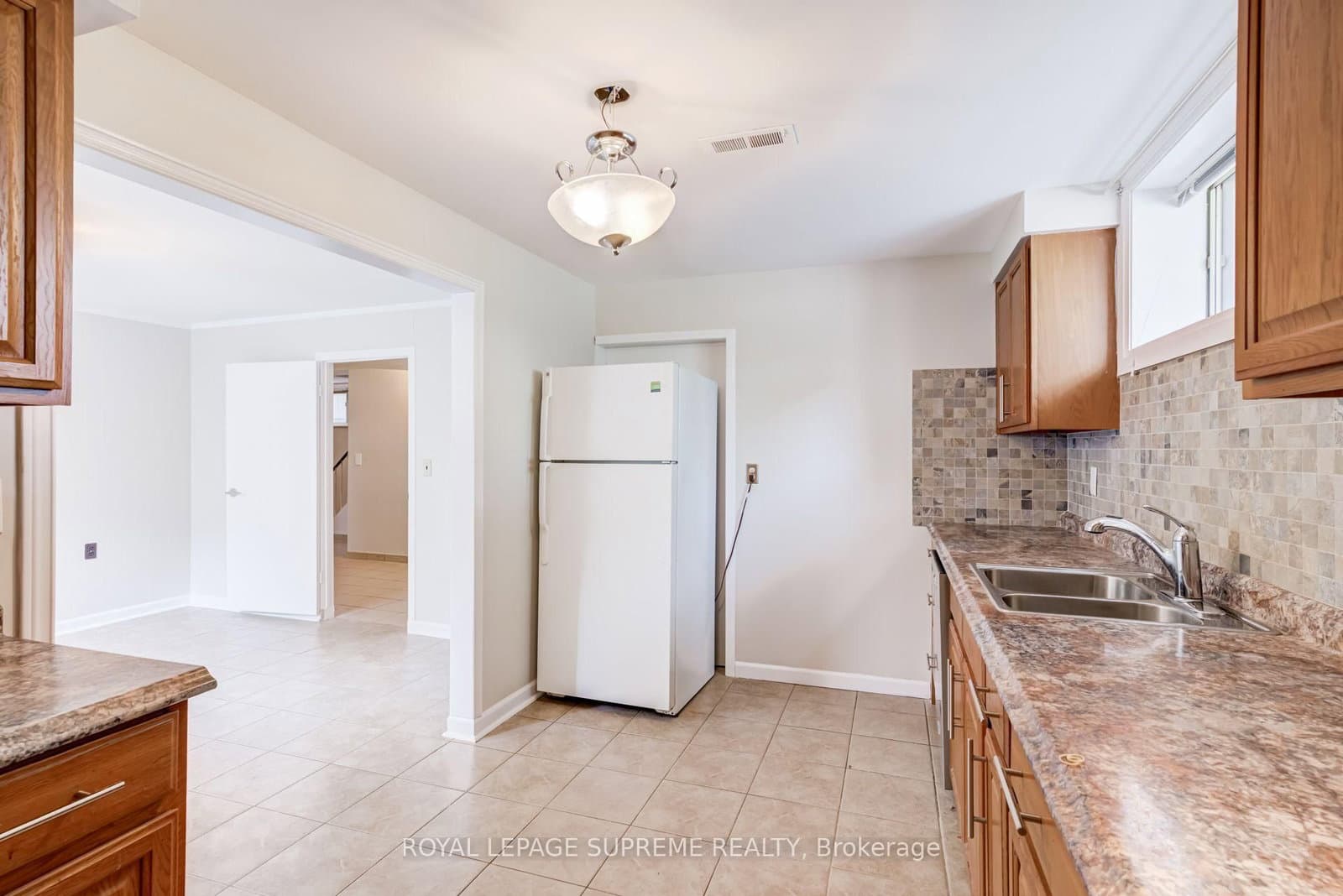 5 Paramount Court, Unit Bsmt thumbnail 12