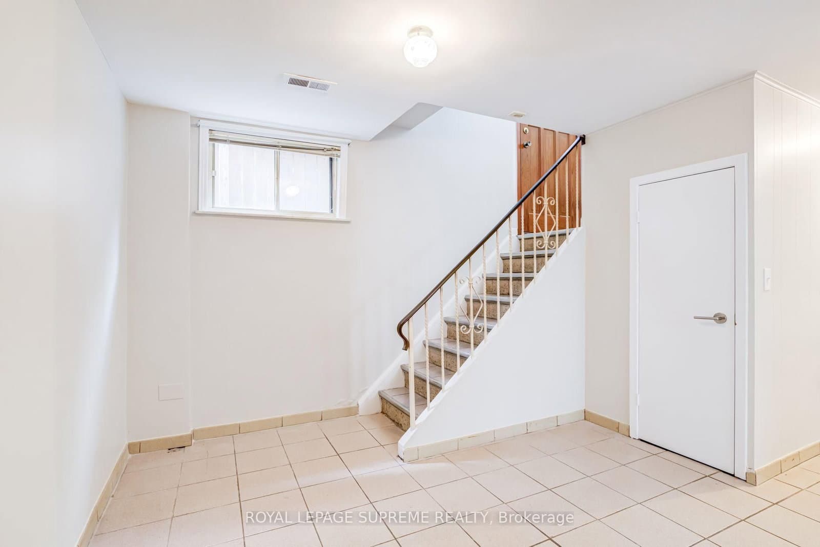 5 Paramount Court, Unit Bsmt thumbnail 4