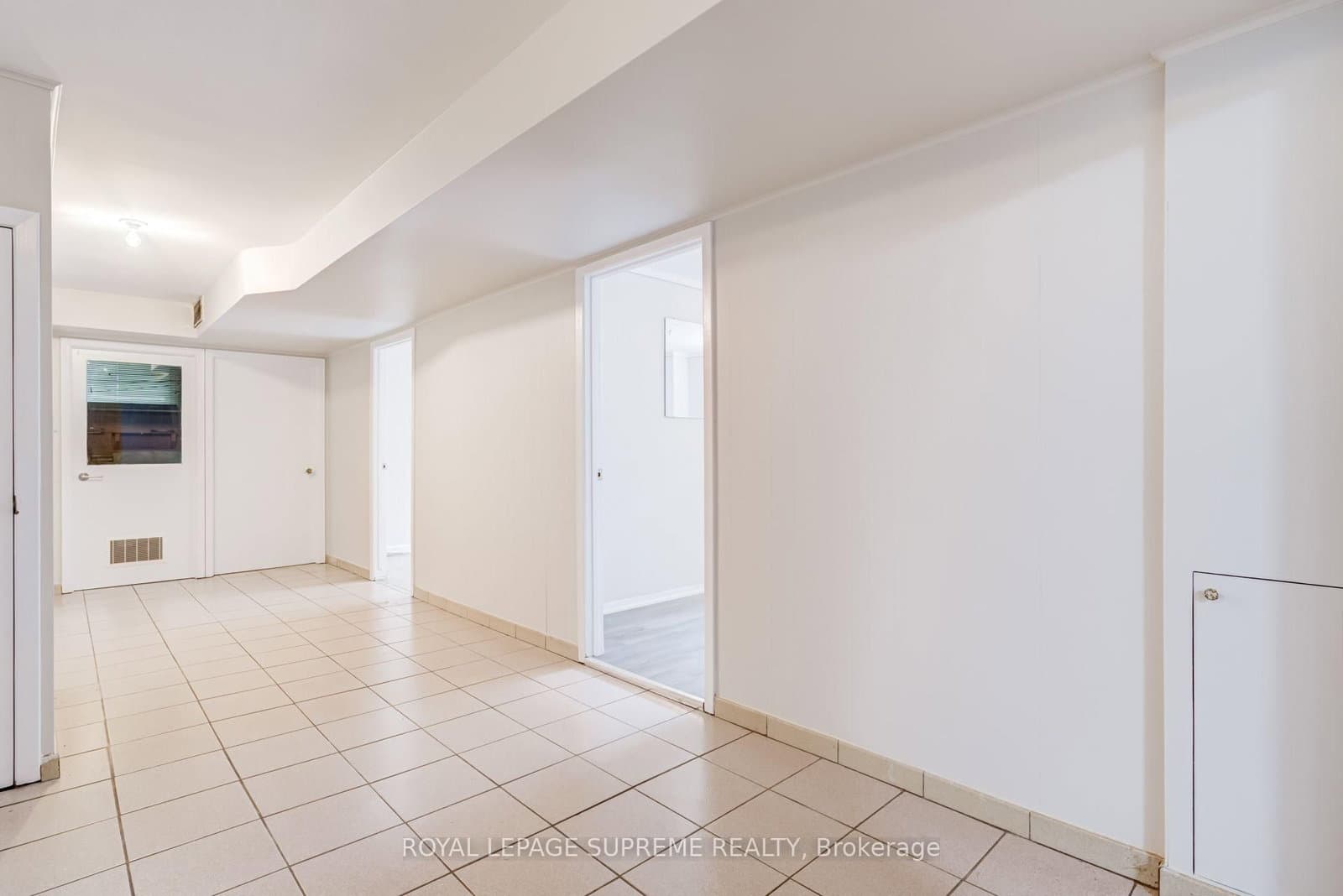 5 Paramount Court, Unit Bsmt thumbnail 7