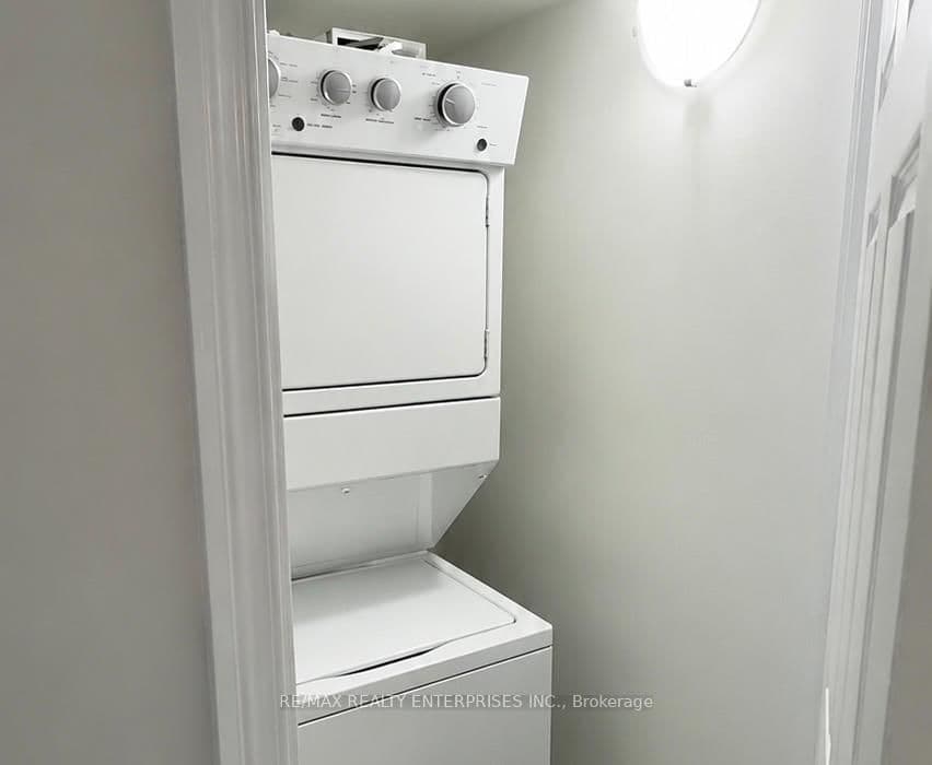 716 Main Street E, Unit 502 thumbnail 10