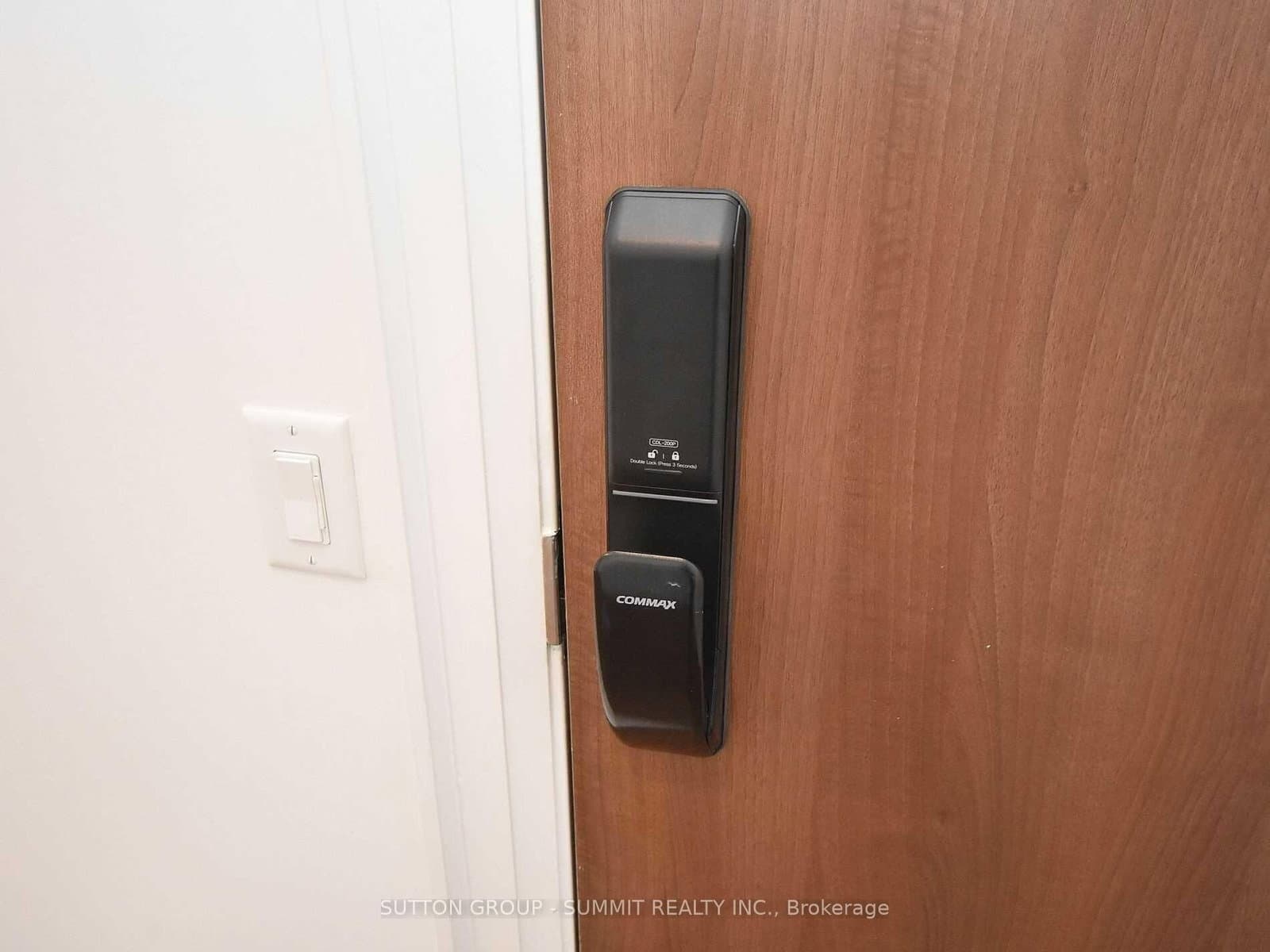 21 PARK Street E, Unit 1606 thumbnail 12