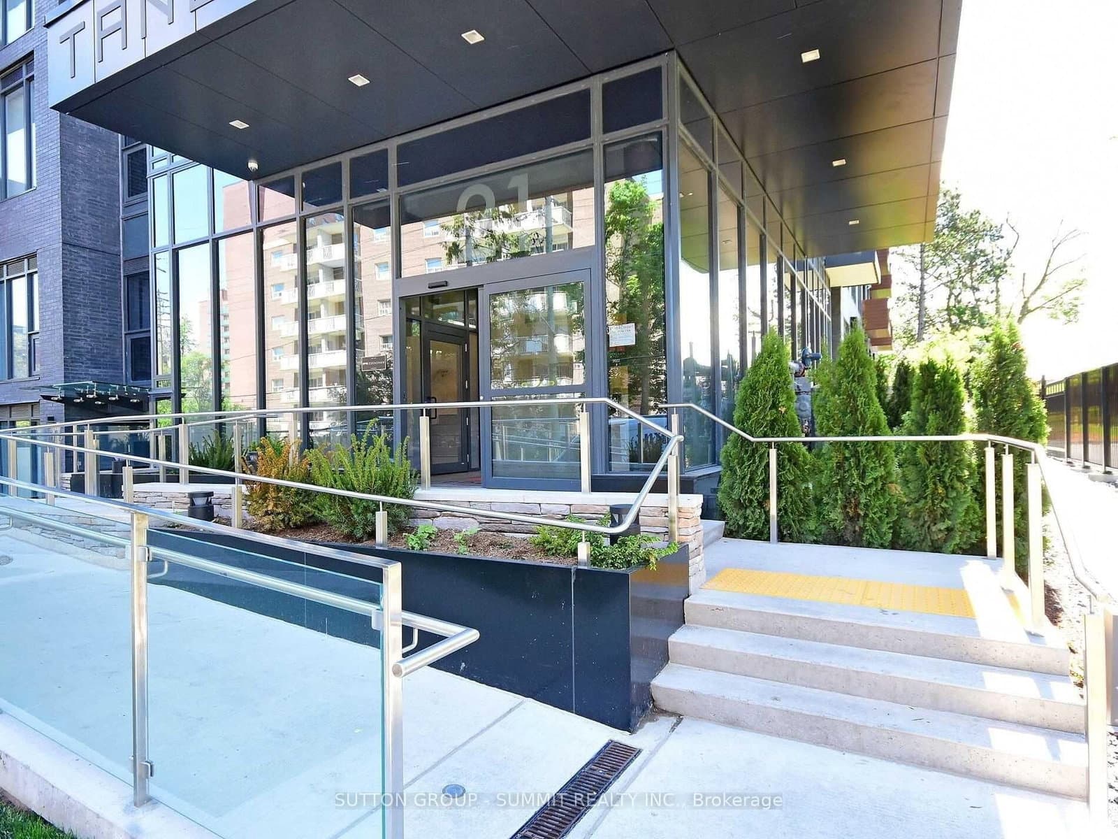 21 PARK Street E, Unit 1606 thumbnail 3