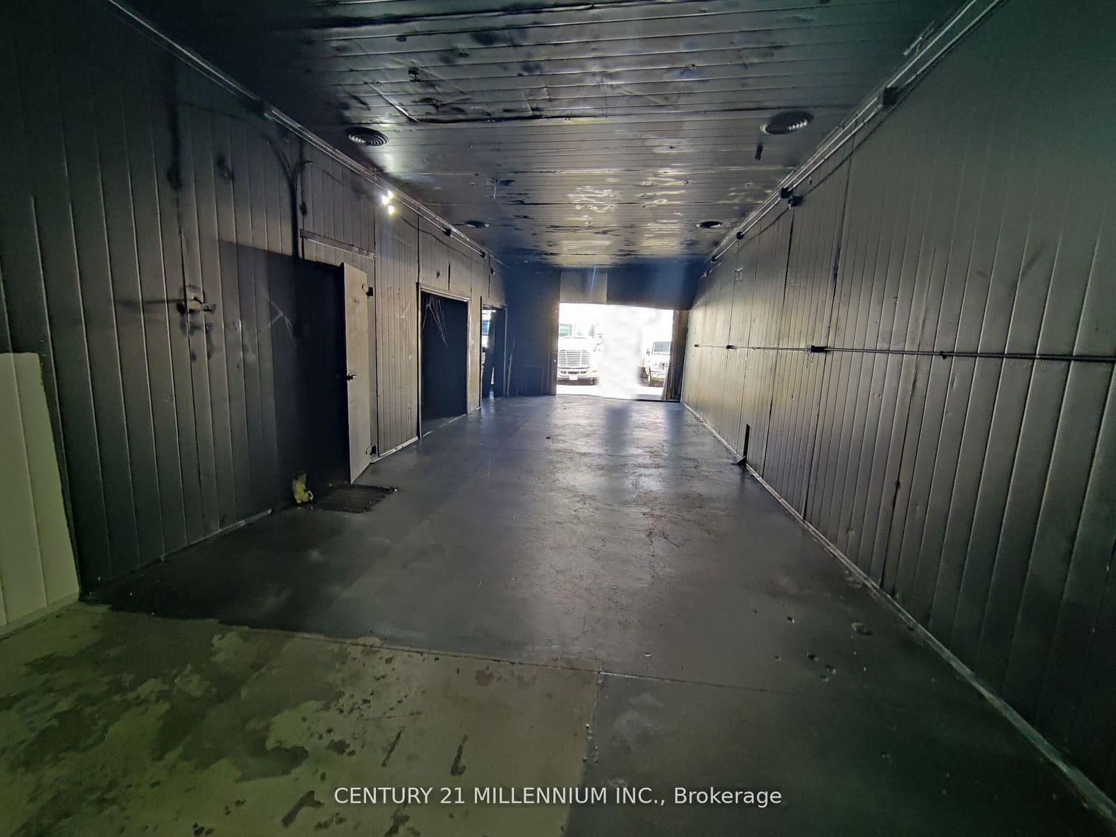 1 Steinway Boulevard, Unit 13 thumbnail 4