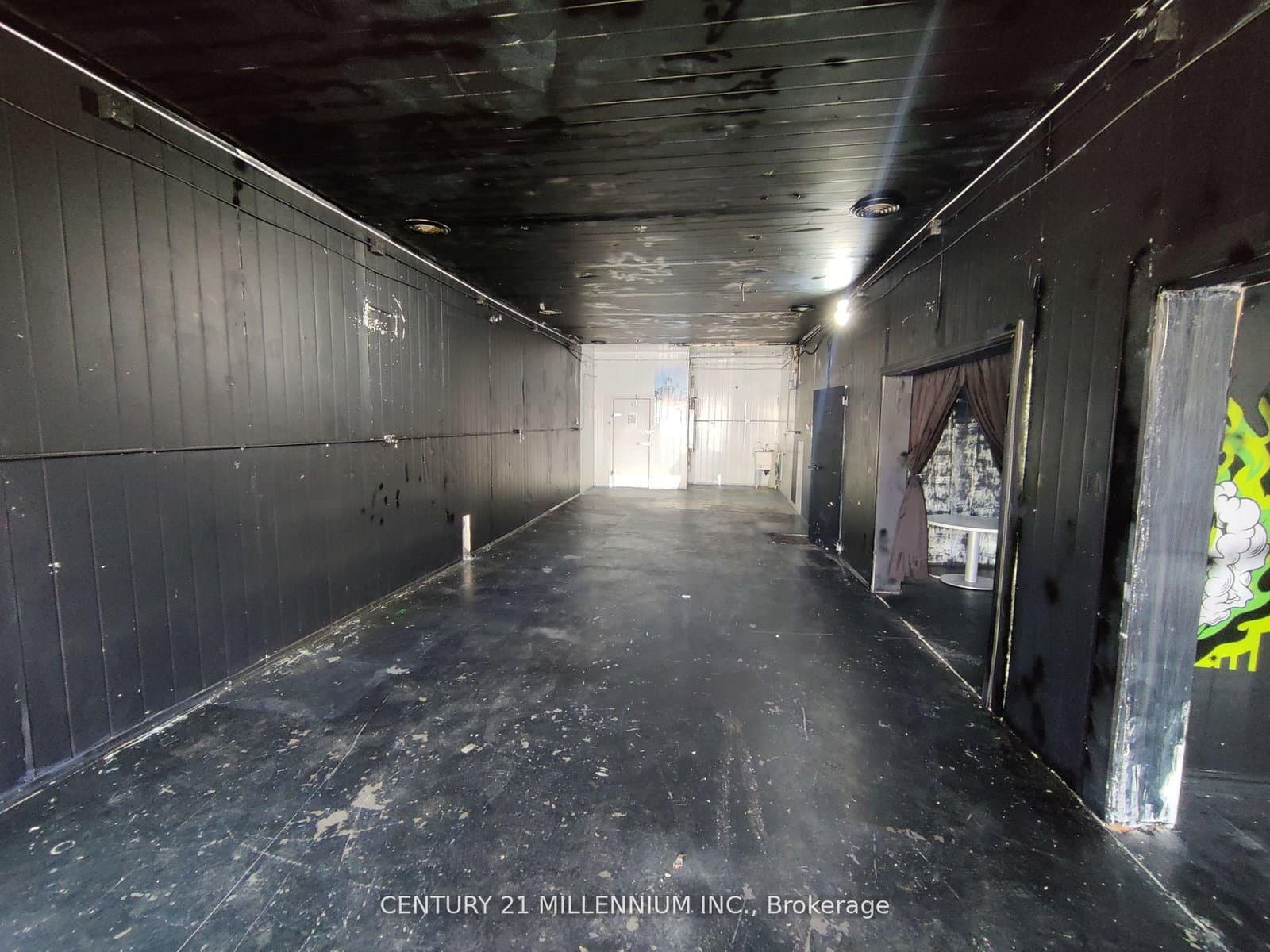 1 Steinway Boulevard, Unit 13 thumbnail 5