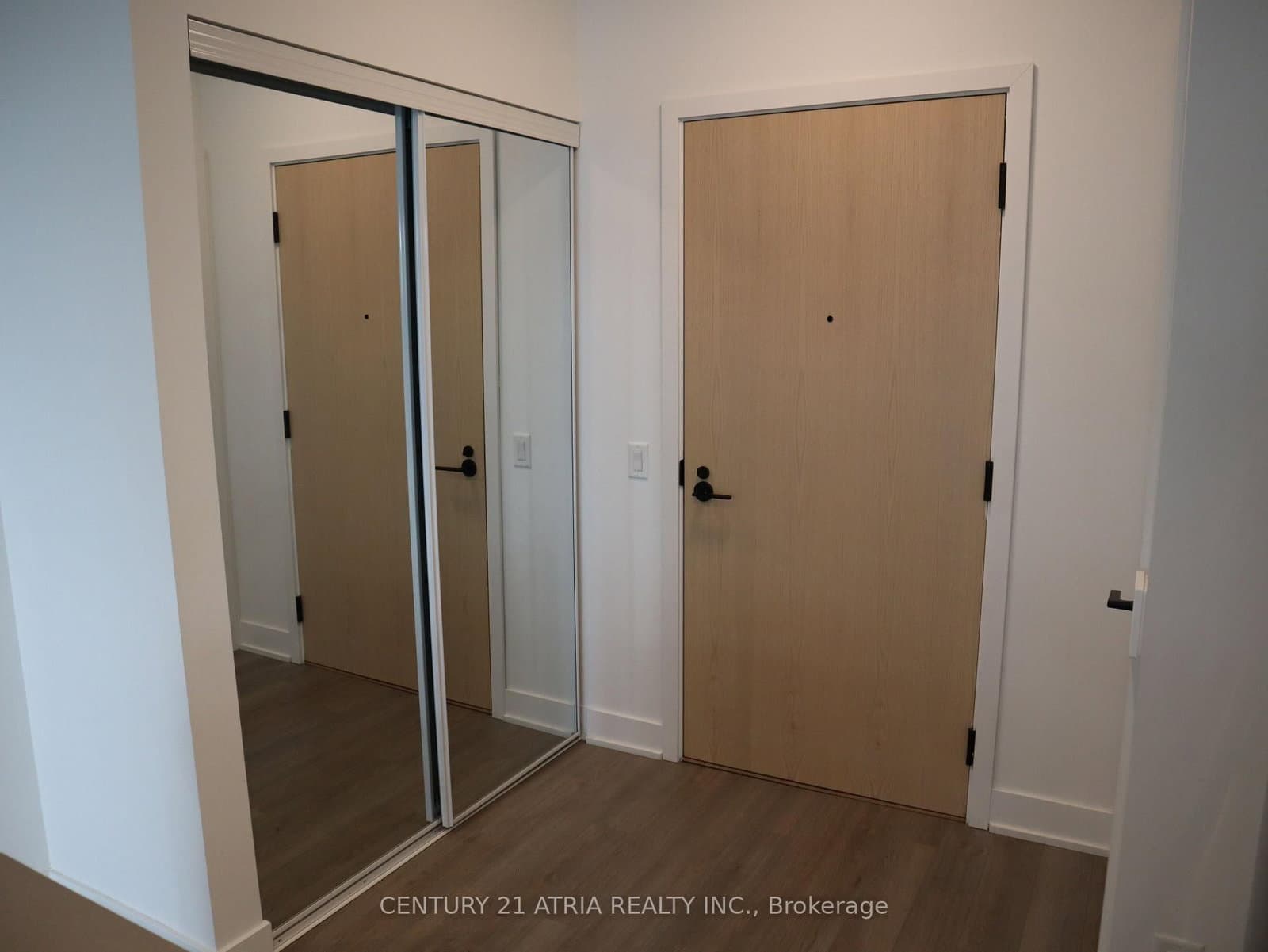 60 George Butchart Drive, Unit 210 thumbnail 2