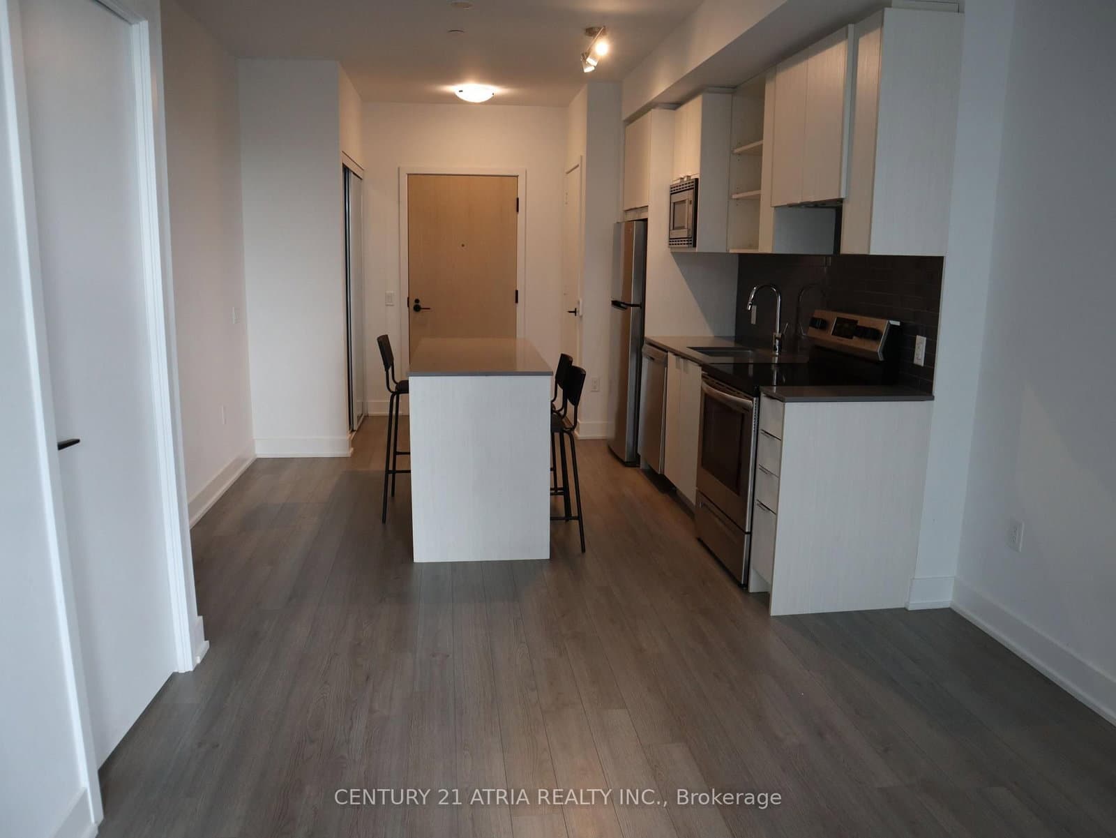 60 George Butchart Drive, Unit 210 thumbnail 4