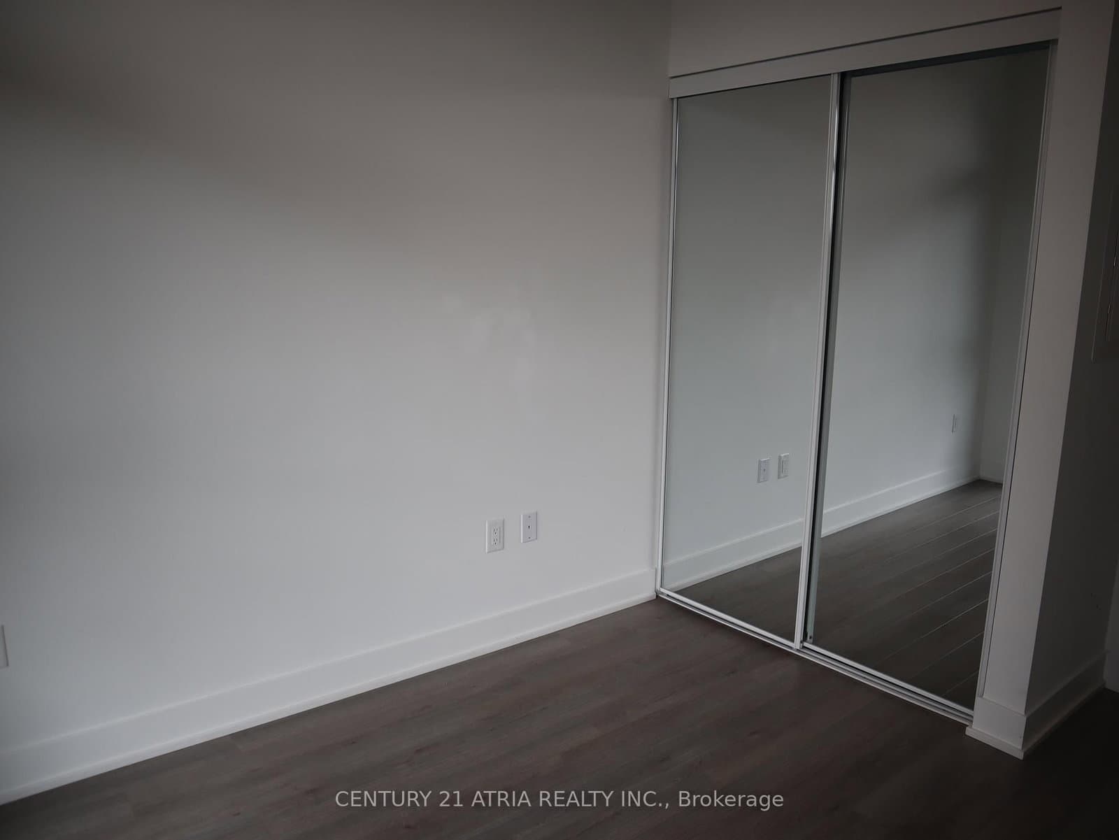 60 George Butchart Drive, Unit 210 thumbnail 5