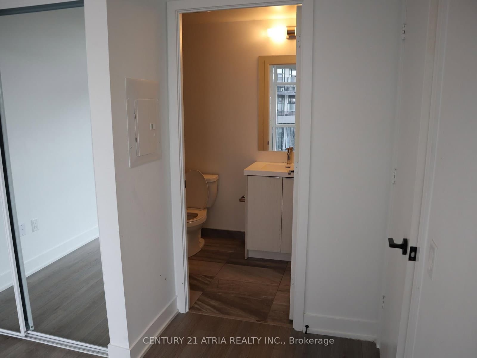 60 George Butchart Drive, Unit 210 thumbnail 7