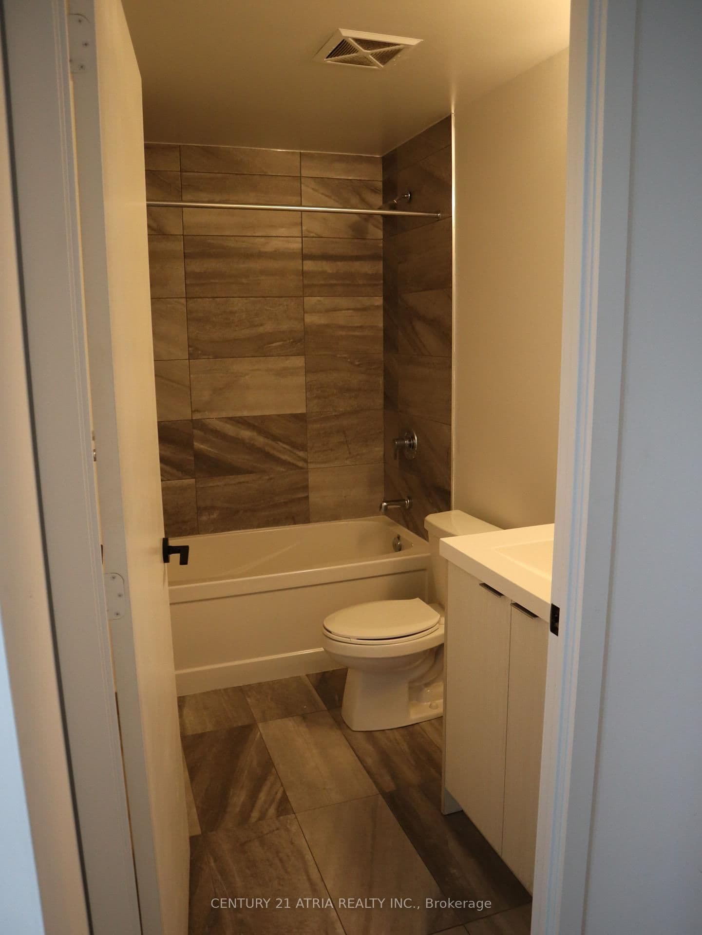 60 George Butchart Drive, Unit 210 thumbnail 8