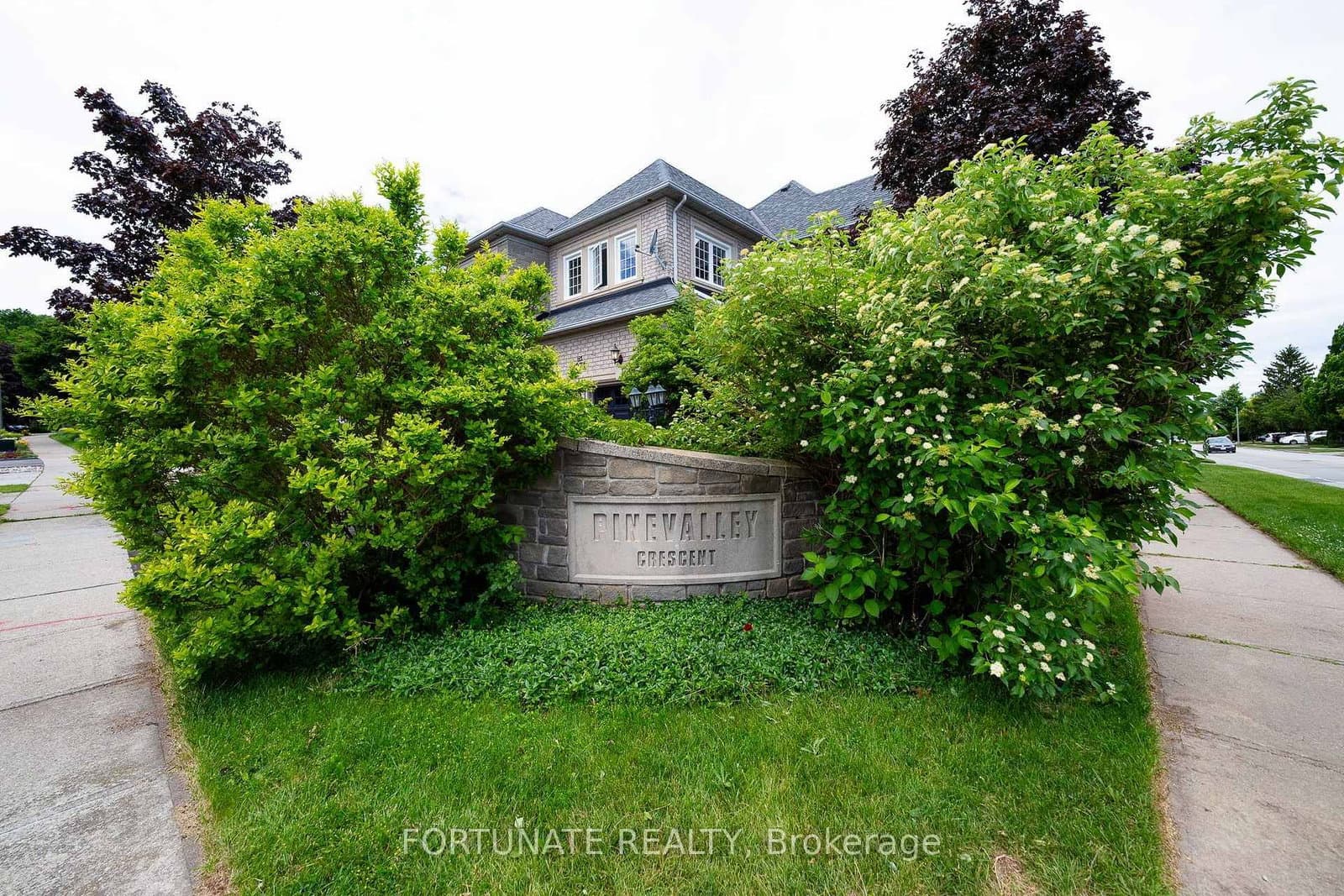2071 Pinevalley Crescent - Image 1