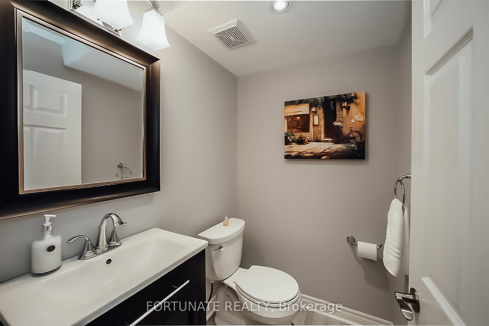 2071 Pinevalley Crescent thumbnail 22