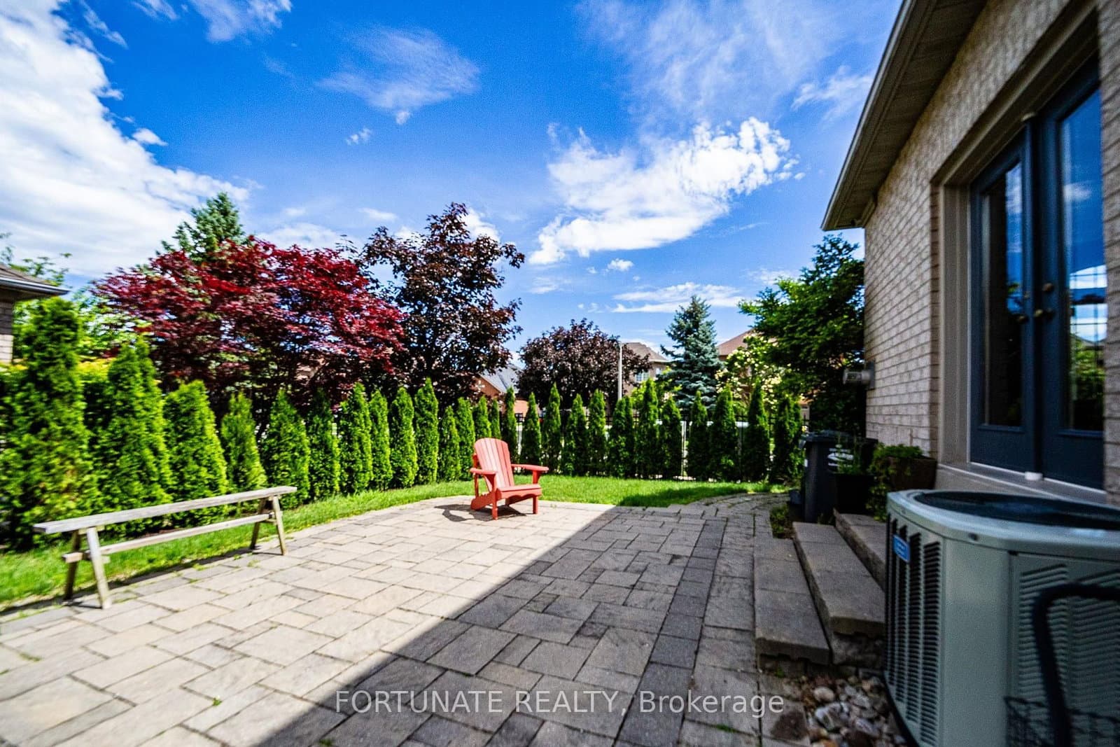 2071 Pinevalley Crescent thumbnail 23