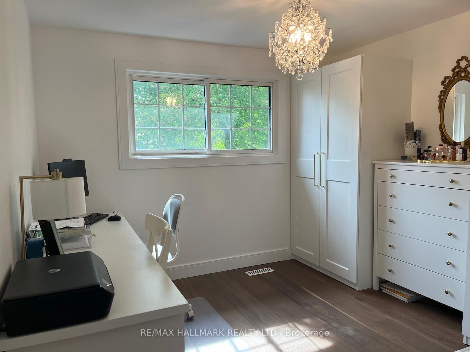 6089 Starfield Crescent thumbnail 26