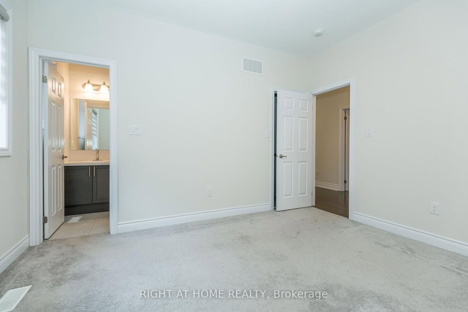 8 Monarch Drive thumbnail 31