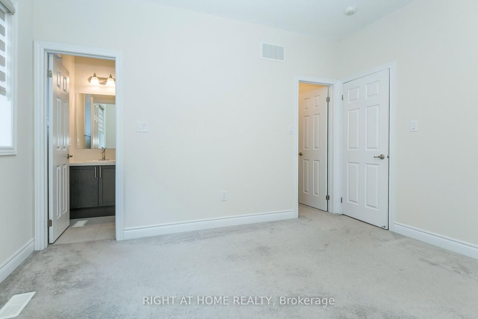 8 Monarch Drive thumbnail 33