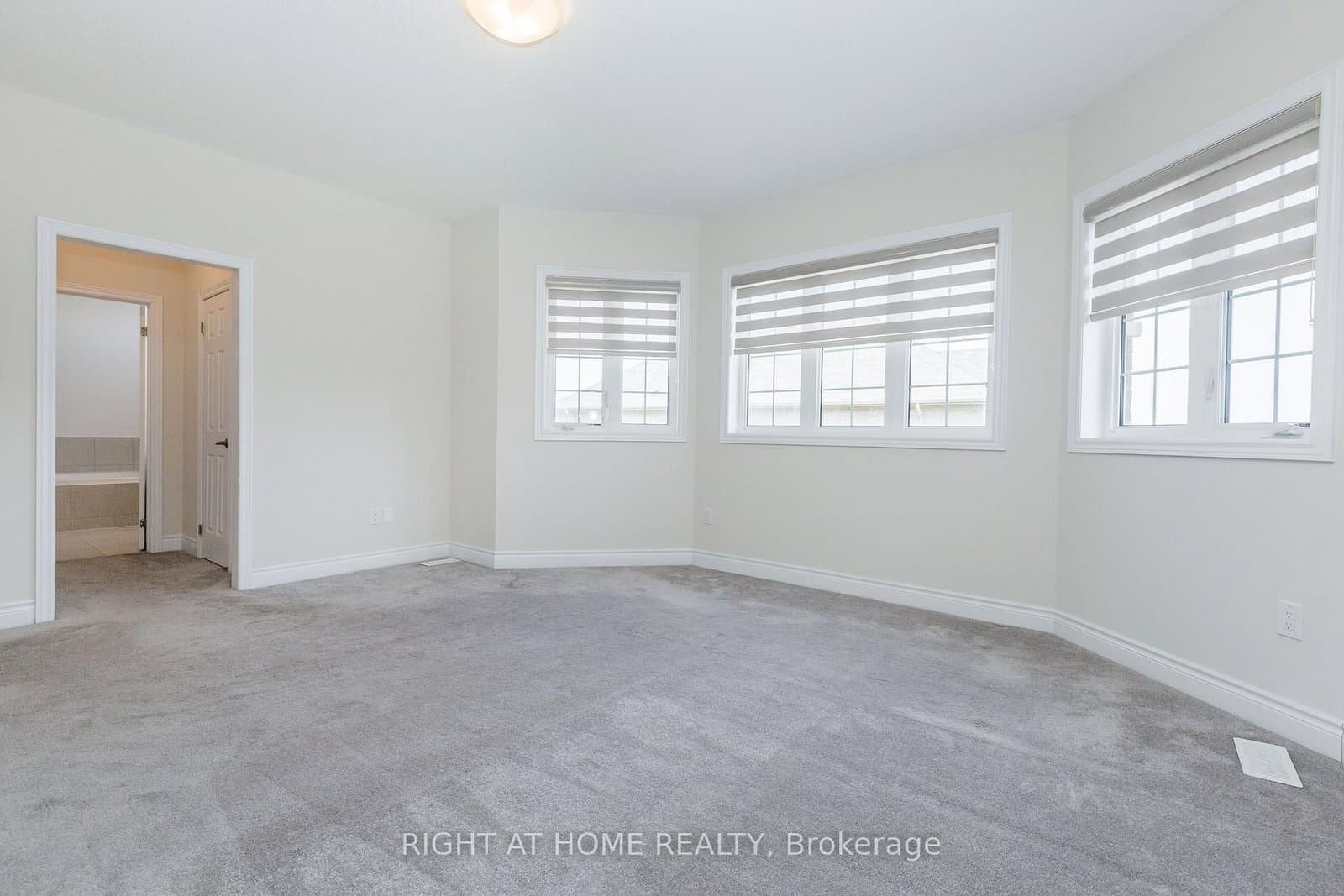 8 Monarch Drive thumbnail 37