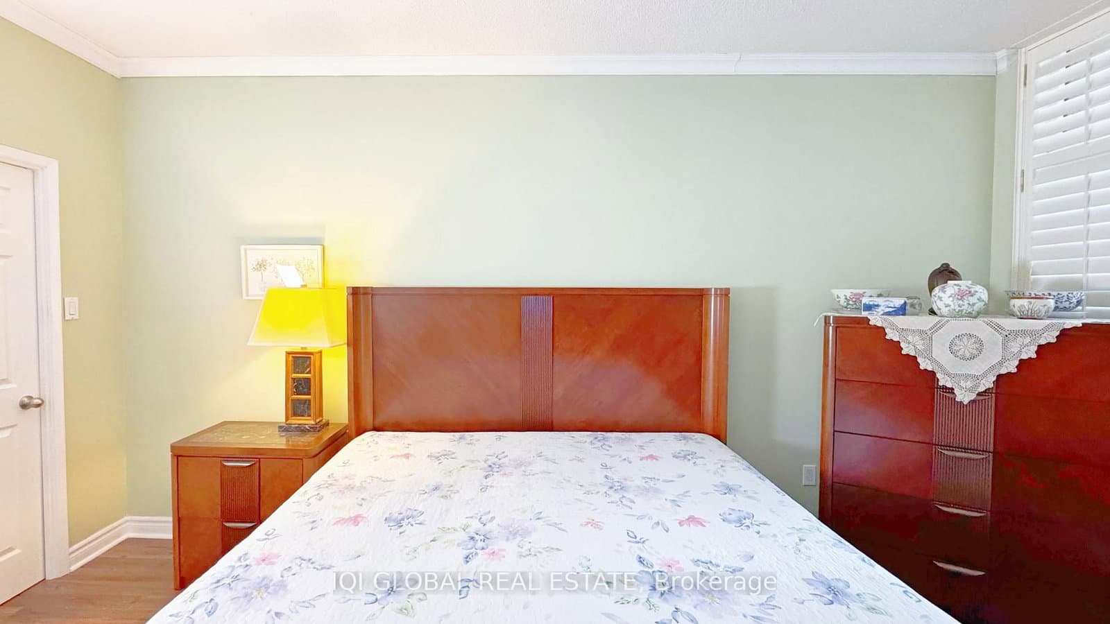 2511 Lakeshore Road W, Unit 109 thumbnail 12