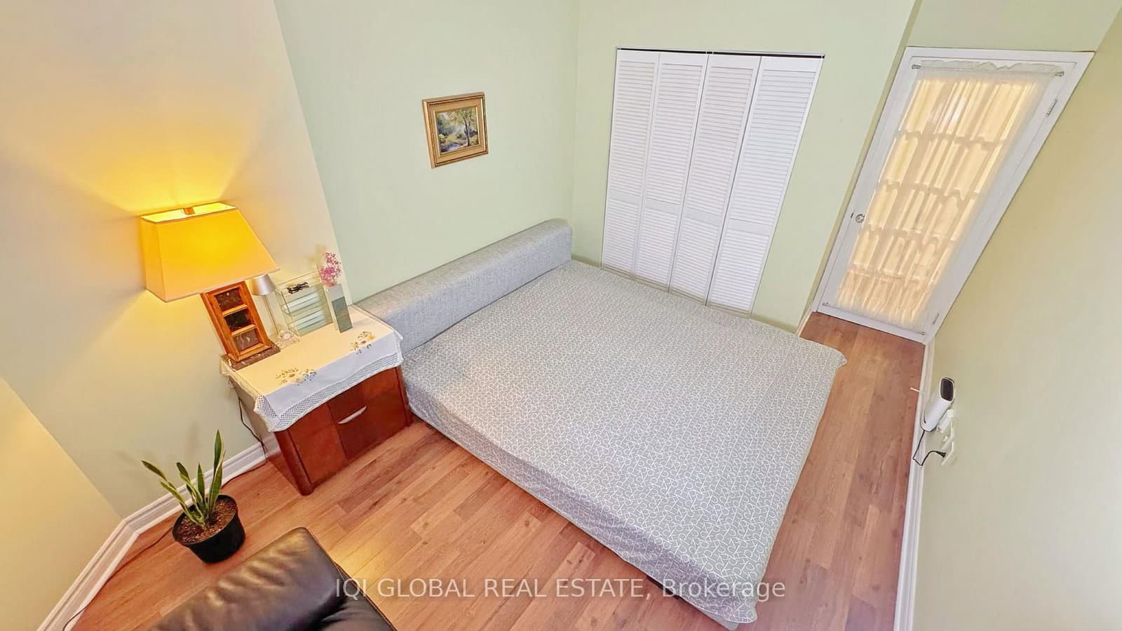 2511 Lakeshore Road W, Unit 109 thumbnail 8