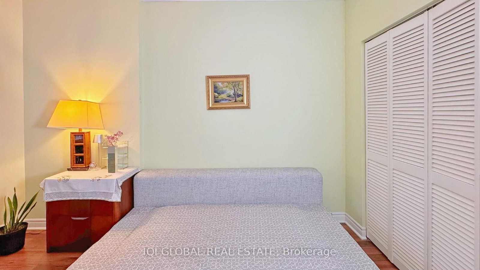 2511 Lakeshore Road W, Unit 109 thumbnail 9