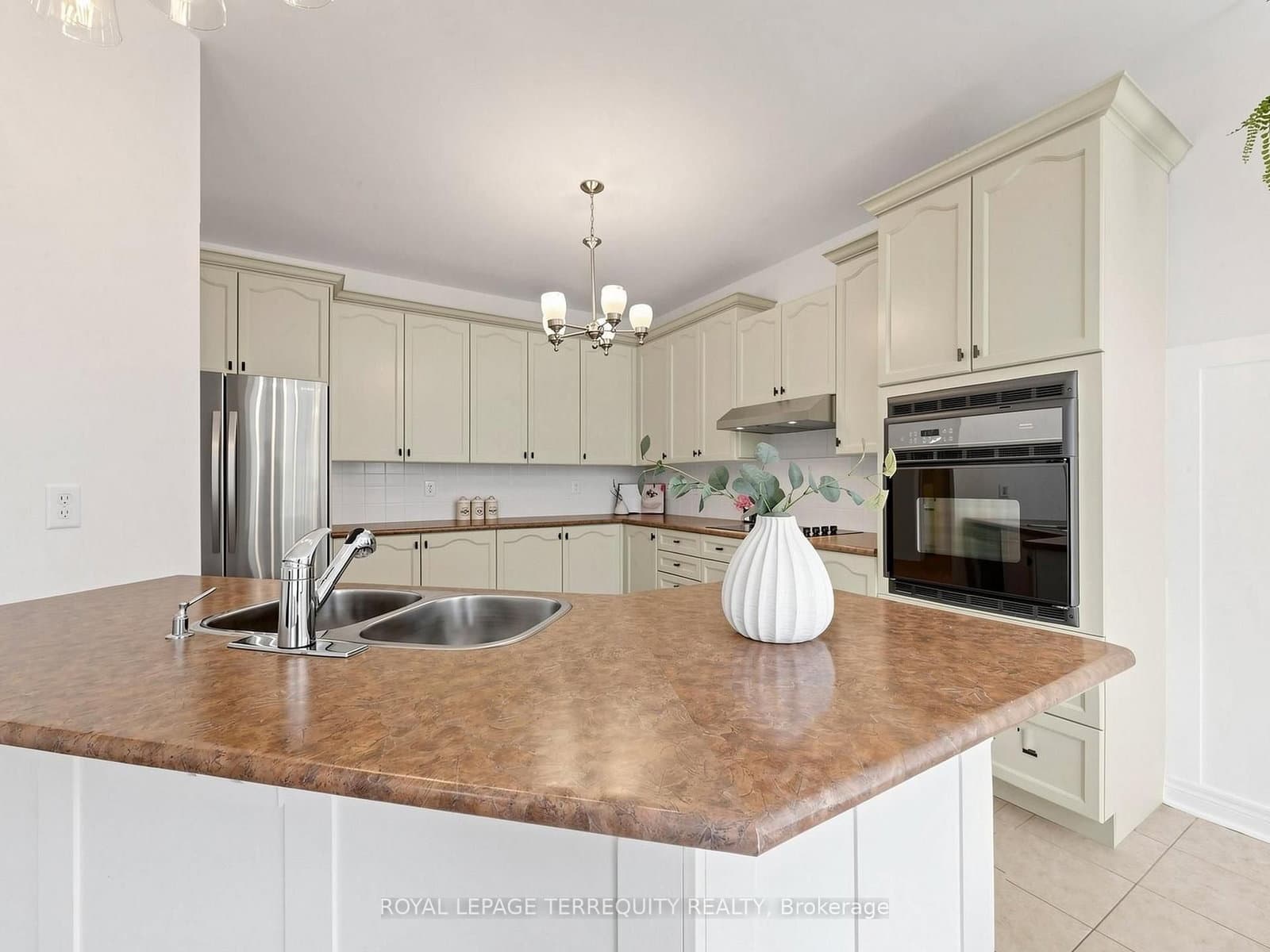 19 Johnson Crescent thumbnail 18