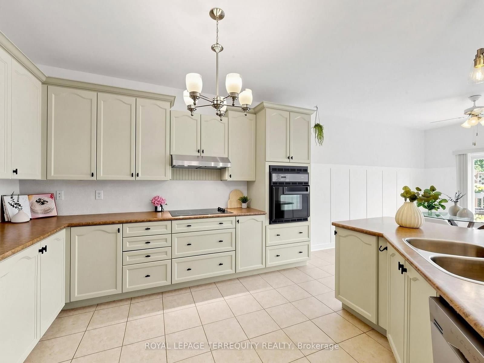 19 Johnson Crescent thumbnail 23