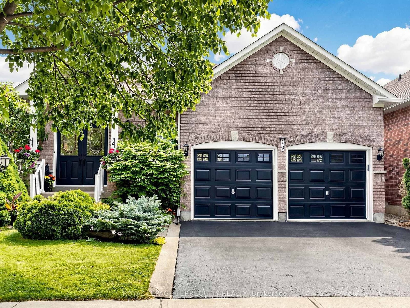 19 Johnson Crescent thumbnail 4