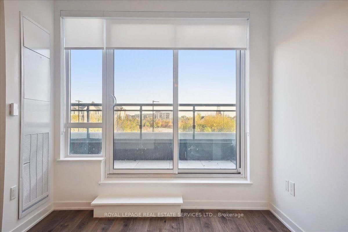 395 Dundas Street W, Unit 239 thumbnail 12