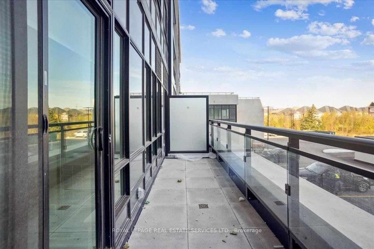 395 Dundas Street W, Unit 239 thumbnail 14