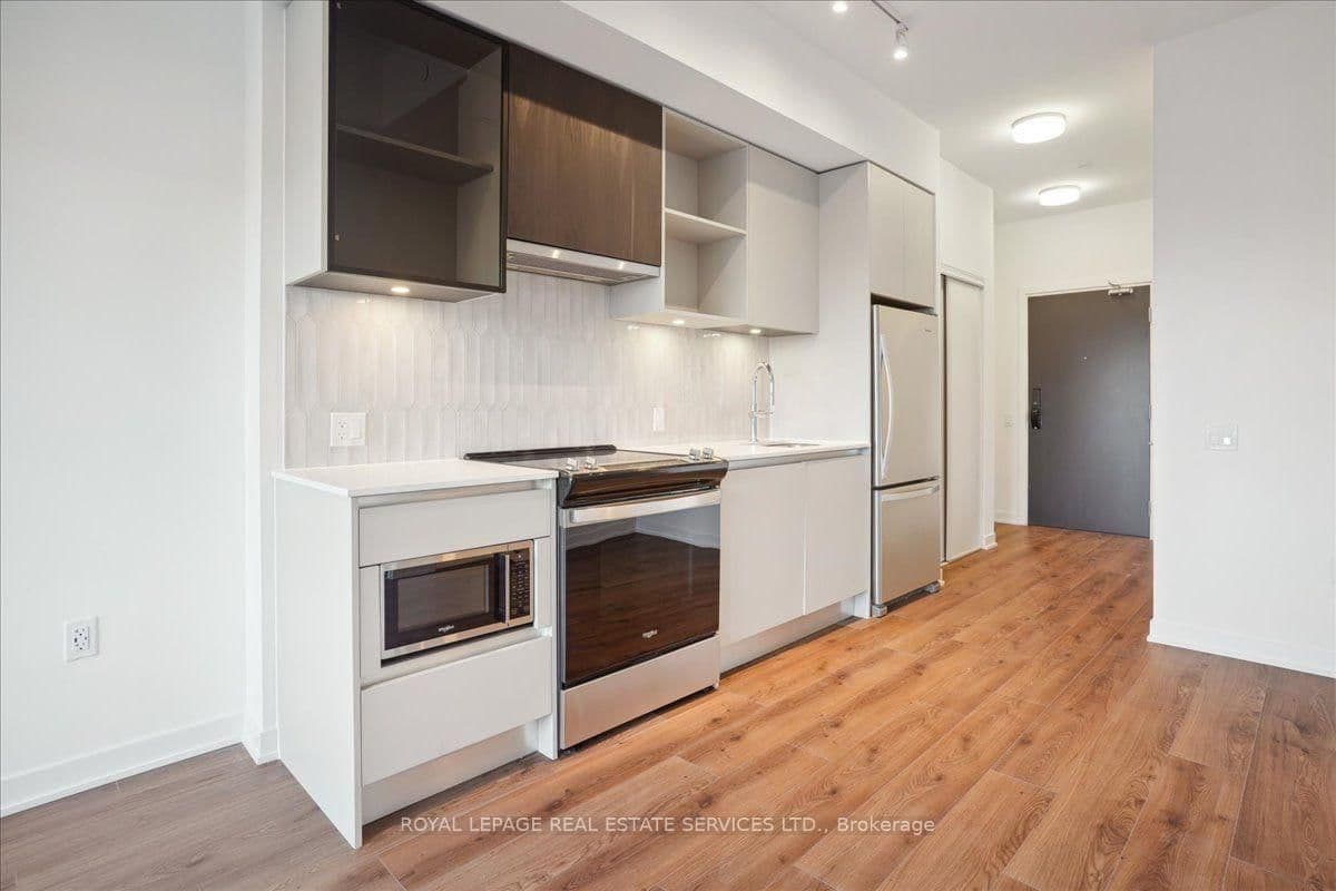 395 Dundas Street W, Unit 239 thumbnail 5