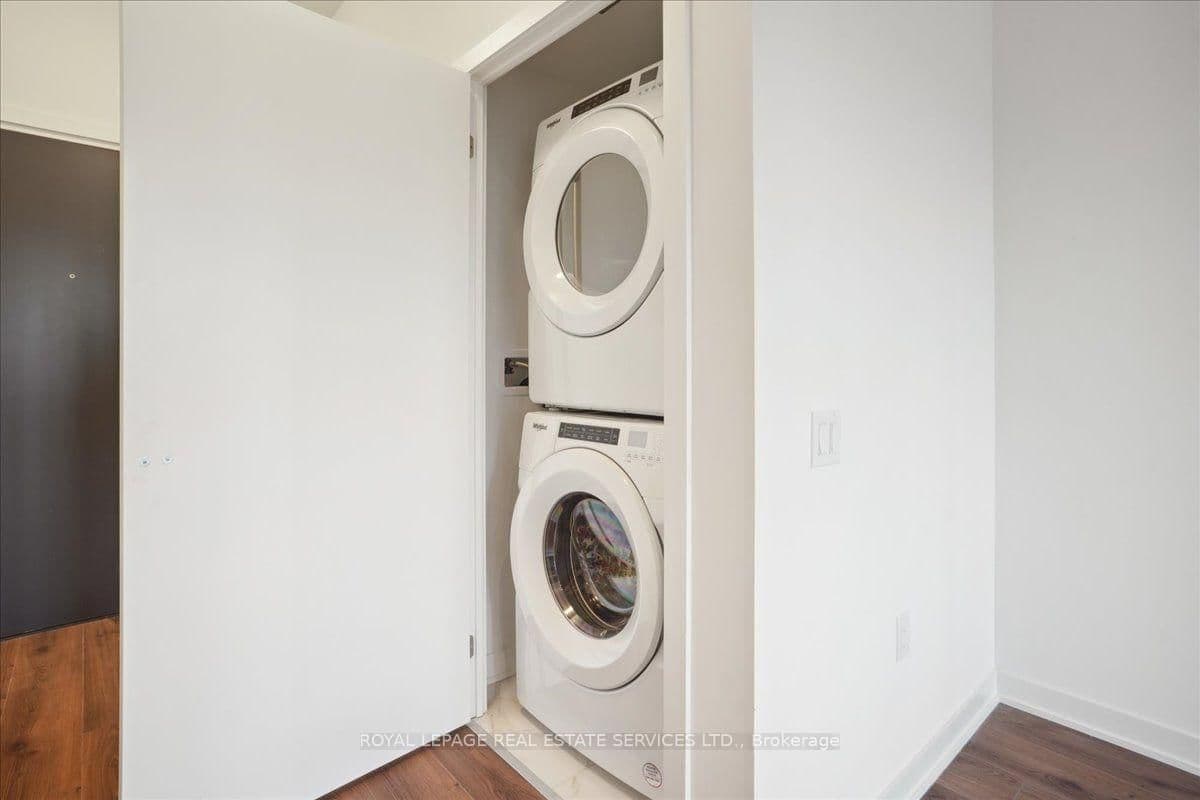 395 Dundas Street W, Unit 239 thumbnail 7