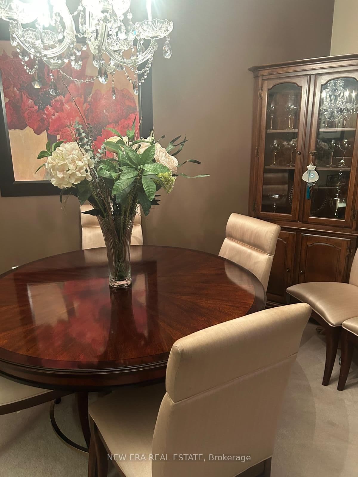 225 Schreyer Crescent thumbnail 5