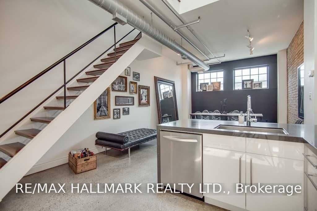 6 Bartlett Avenue, Unit 7 thumbnail 9