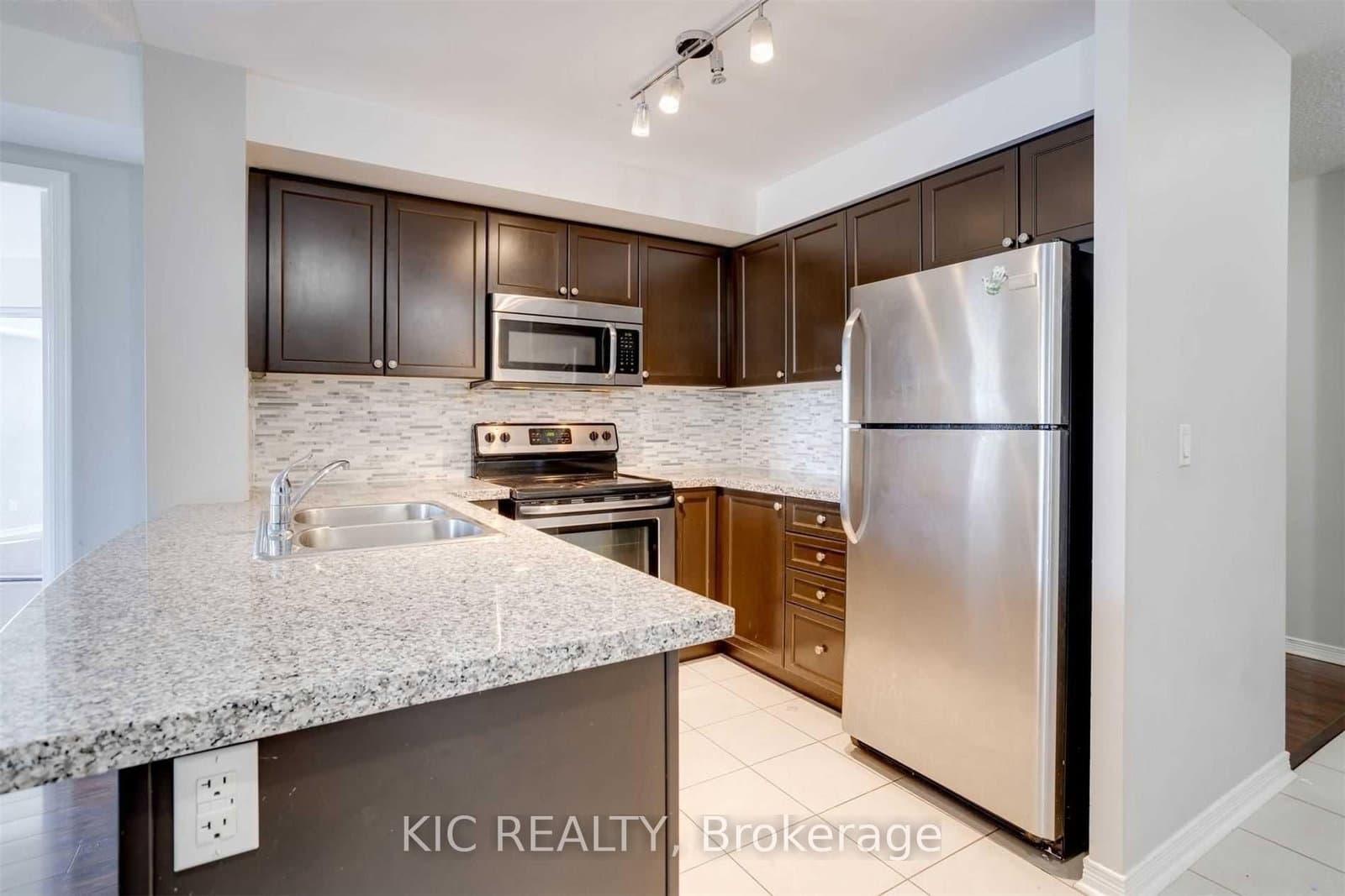 3 MICHAEL POWER Place, Unit 207 thumbnail 5