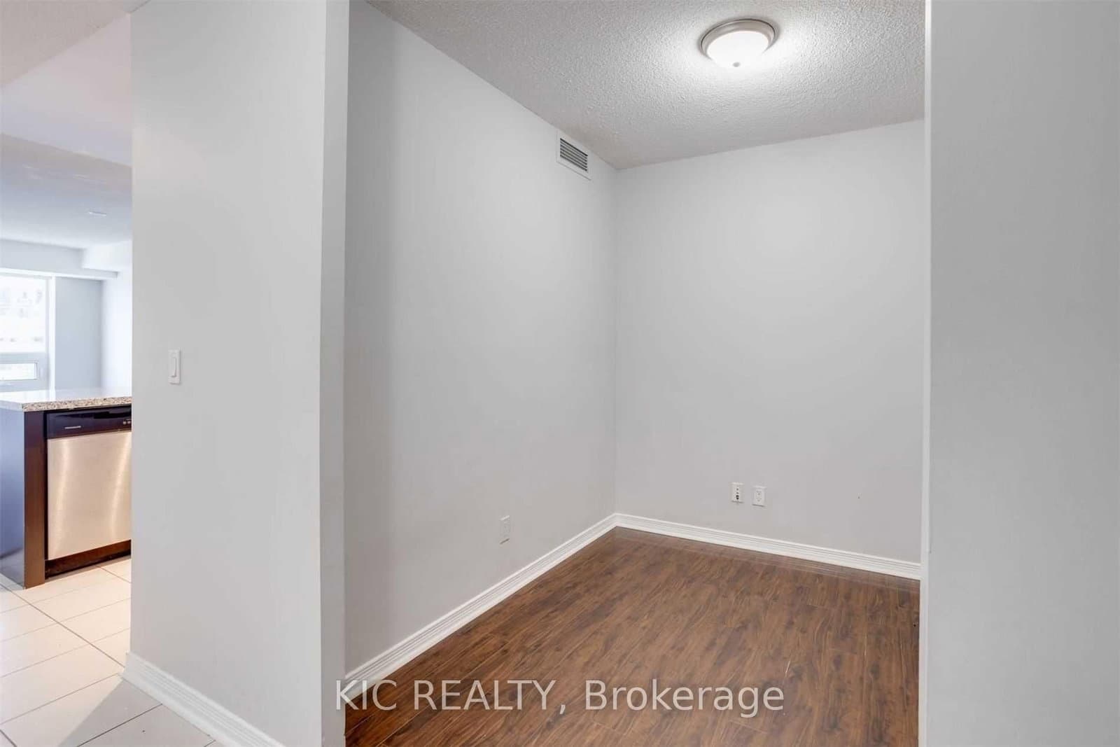 3 MICHAEL POWER Place, Unit 207 thumbnail 9