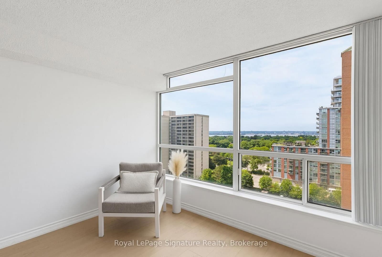 1276 Maple Crossing Boulevard, Unit 1407 thumbnail 13