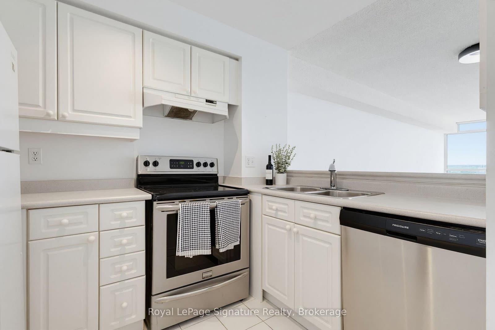 1276 Maple Crossing Boulevard, Unit 1407 thumbnail 7
