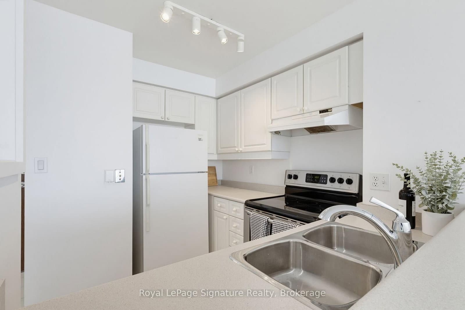 1276 Maple Crossing Boulevard, Unit 1407 thumbnail 8