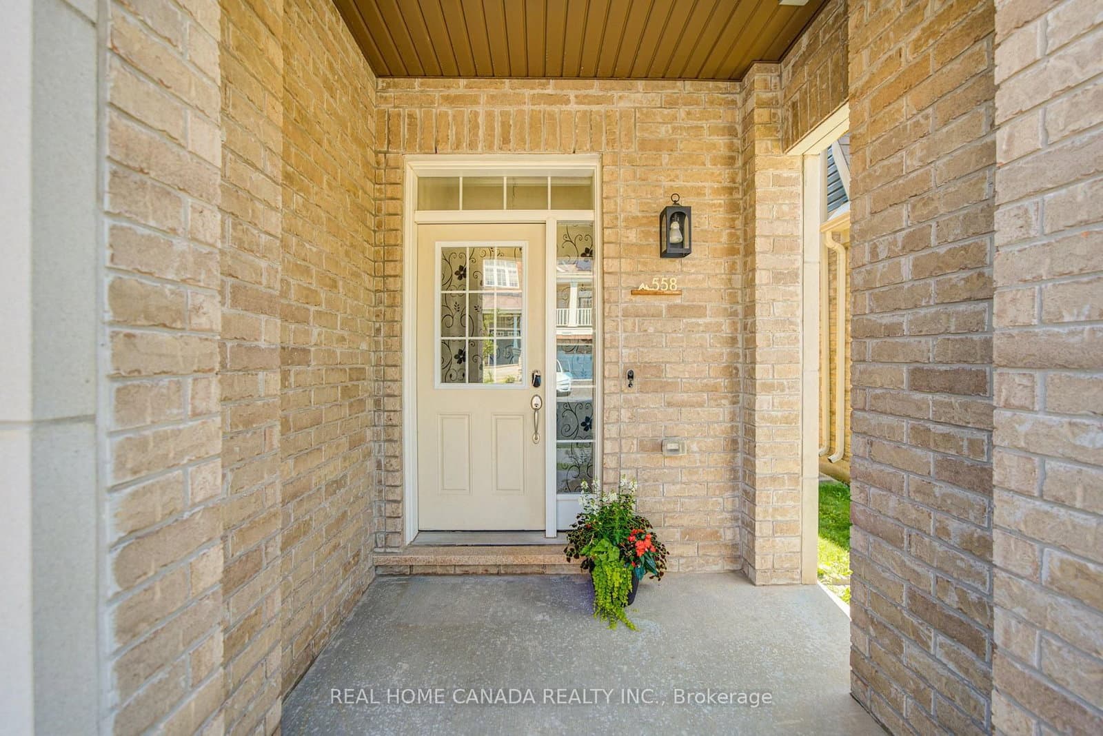558 Bartleman Terrace thumbnail 2