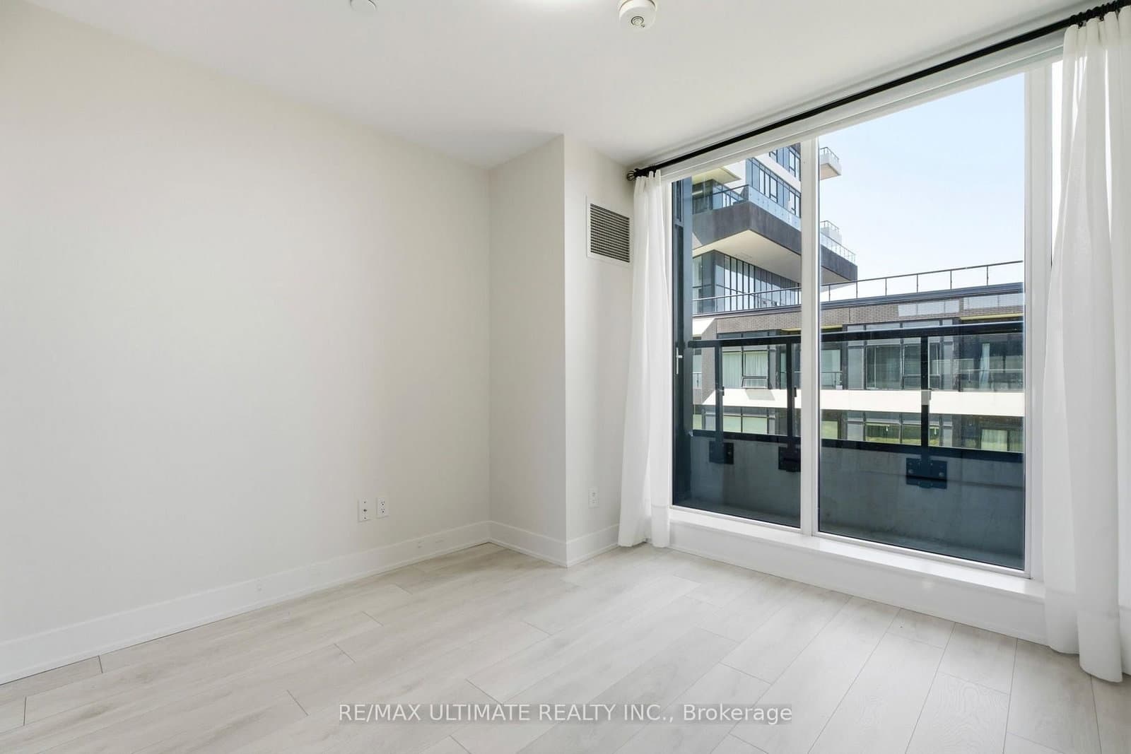2485 Taunton Road, Unit 451 thumbnail 14