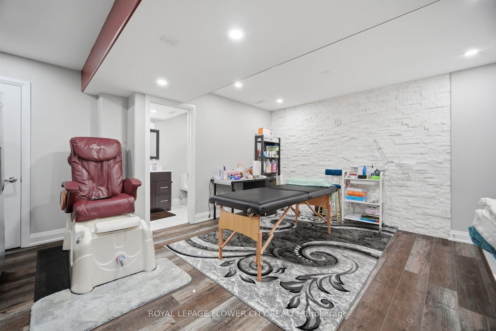 93 John Carroll Drive E thumbnail 45