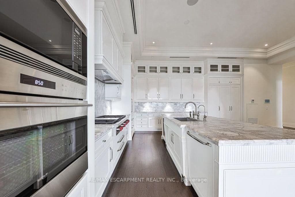 300 Randall Road, Unit PH5 thumbnail 11