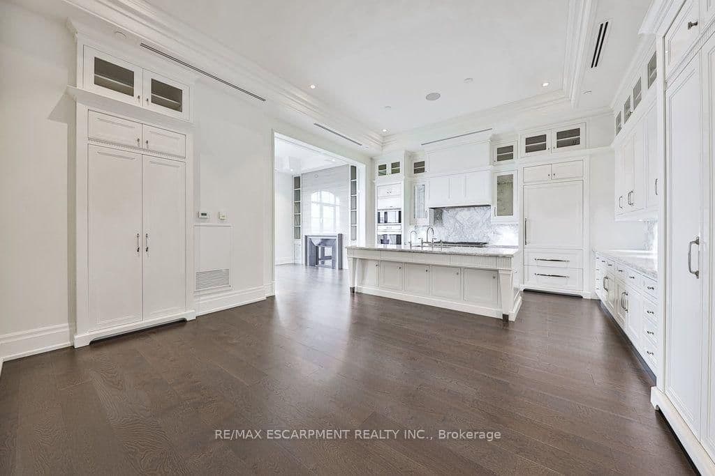 300 Randall Road, Unit PH5 thumbnail 13