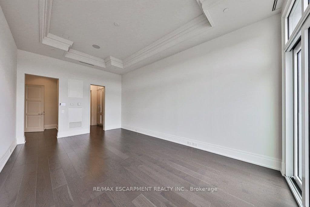 300 Randall Road, Unit PH5 thumbnail 16