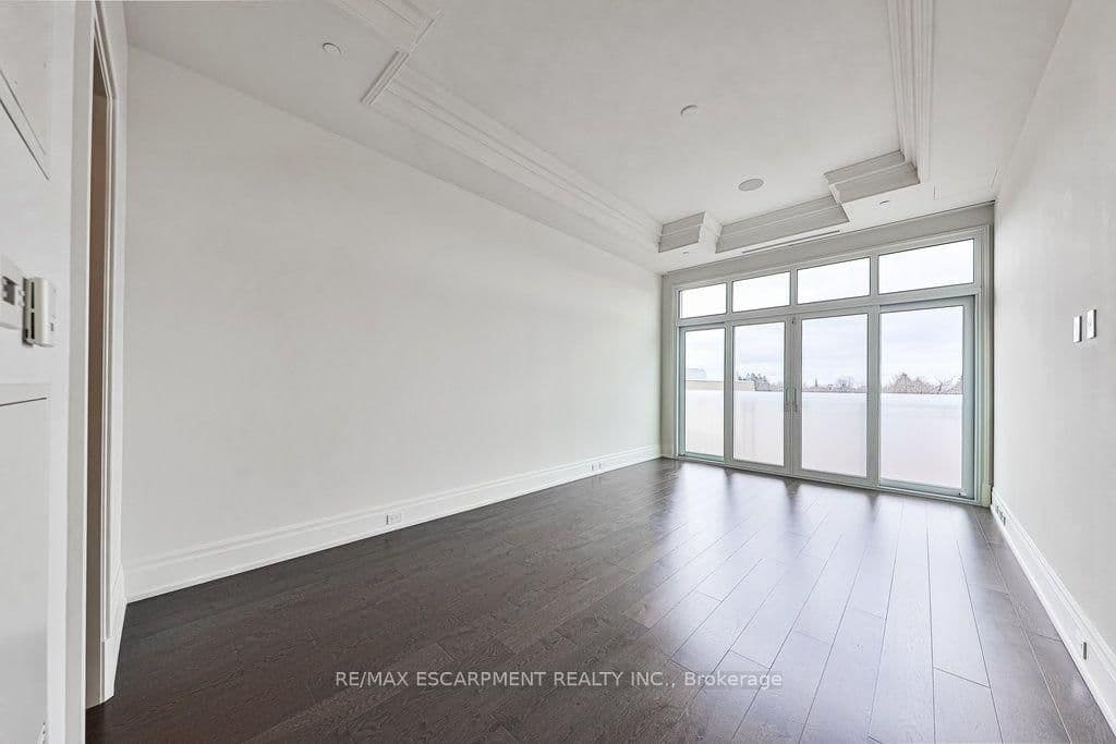 300 Randall Road, Unit PH5 thumbnail 18